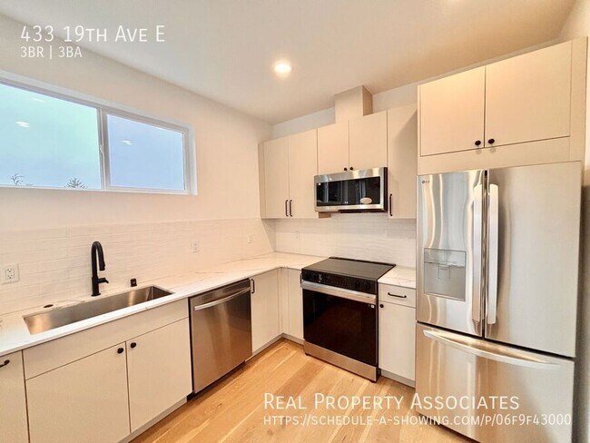 Building Photo - 433 19th Ave E
