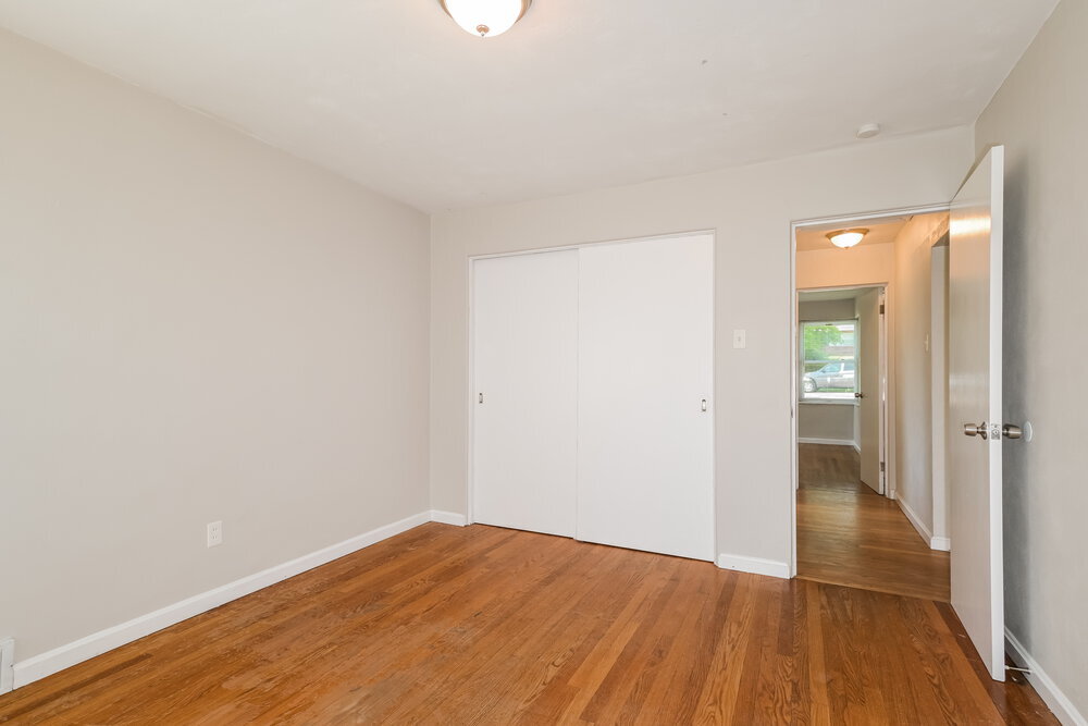 Building Photo - 605 Plantmore Dr