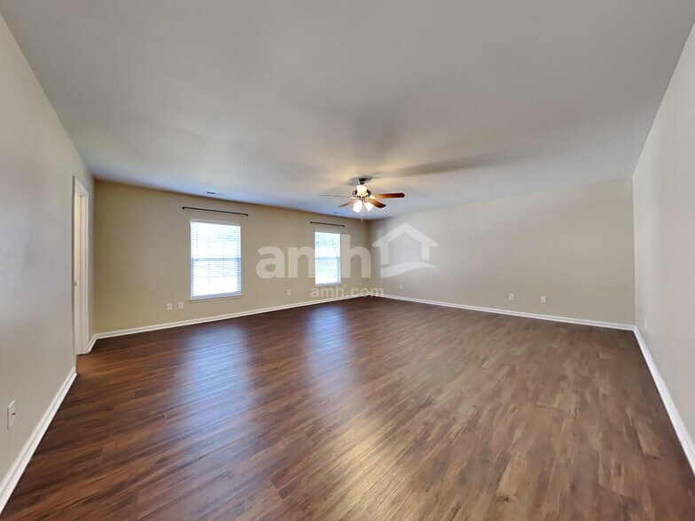Building Photo - 213 Pine Hall Dr