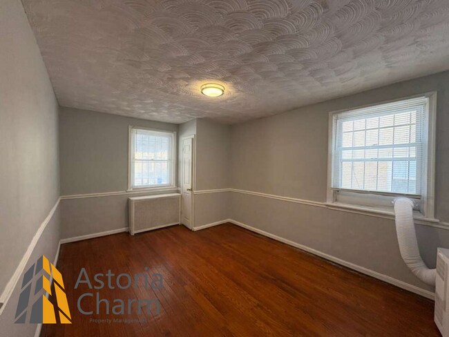 Building Photo - Conveniently Located 4 Bedroom with Privat...