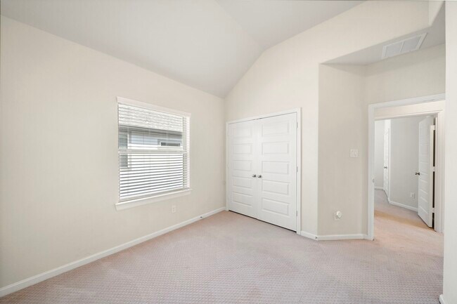 Building Photo - 4003 Centre Valley Ln