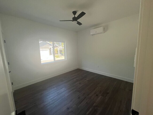 Building Photo - Newly built homes with City of Redding solar!