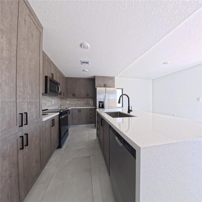 Building Photo - 1374 NW 1st St