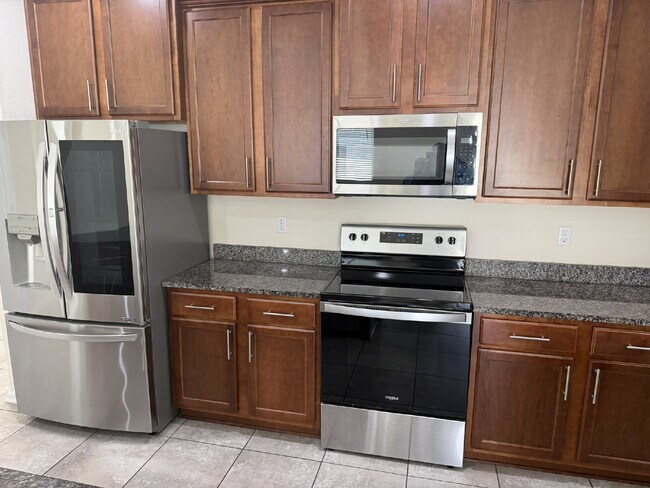 Building Photo - For Rent- Beautiful Home with 4 Bed, 2.5 Bath, PLUS a loft in Northside Jacksonville!