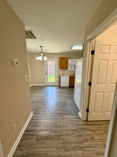 Building Photo - 1638 Maple View Way