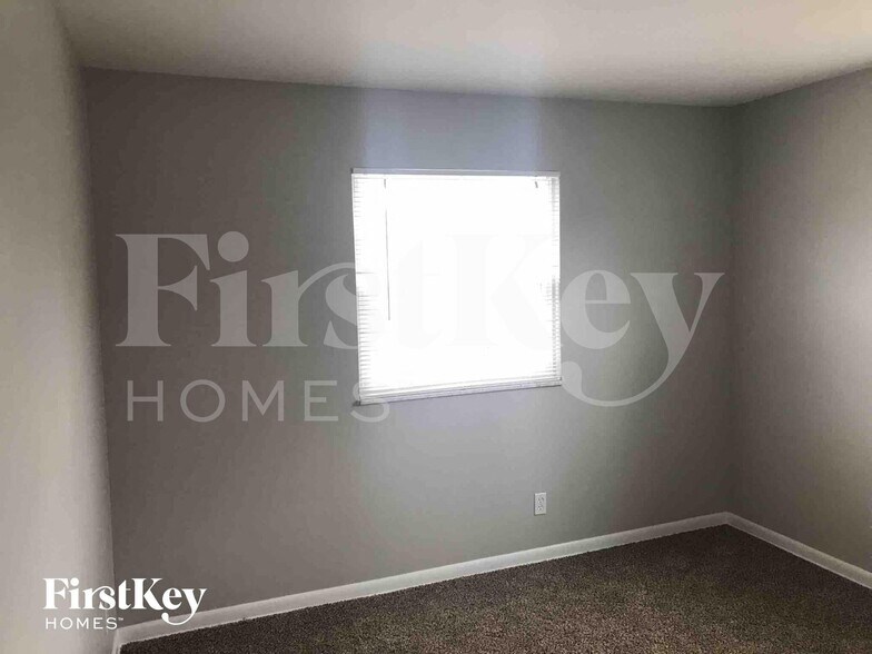 Building Photo - 1758 Hilltree Dr