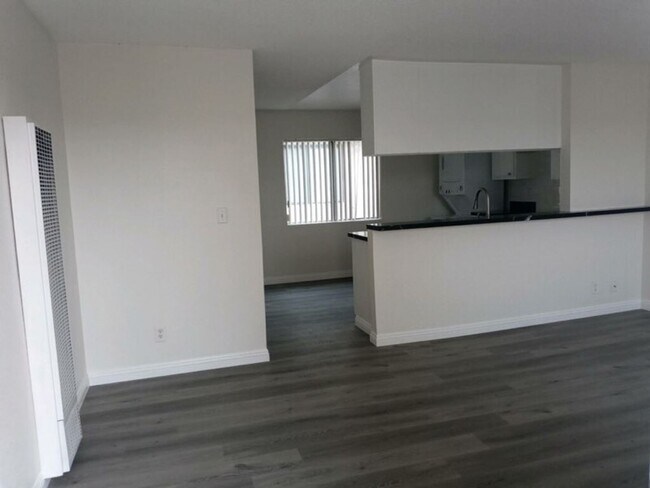 Interior Photo - 11431 Cedar Avenue