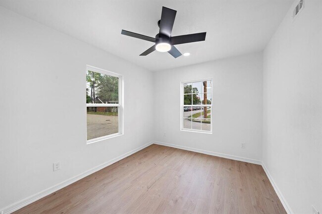 Building Photo - 3521 McIlhenny St