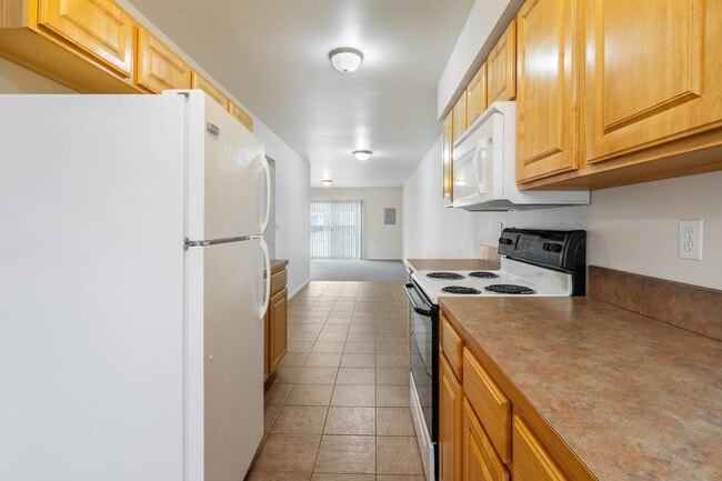 Building Photo - 1709 W Fern Dr