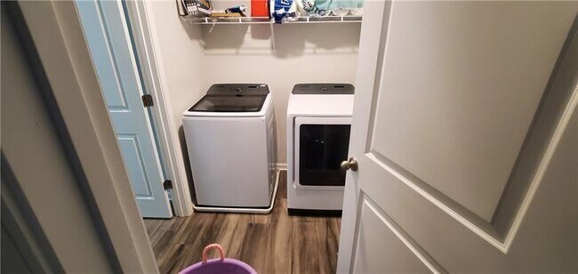 Building Photo - 4710 Falls River Dr