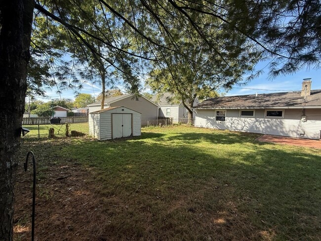 Building Photo - 2557 Bristol Rd