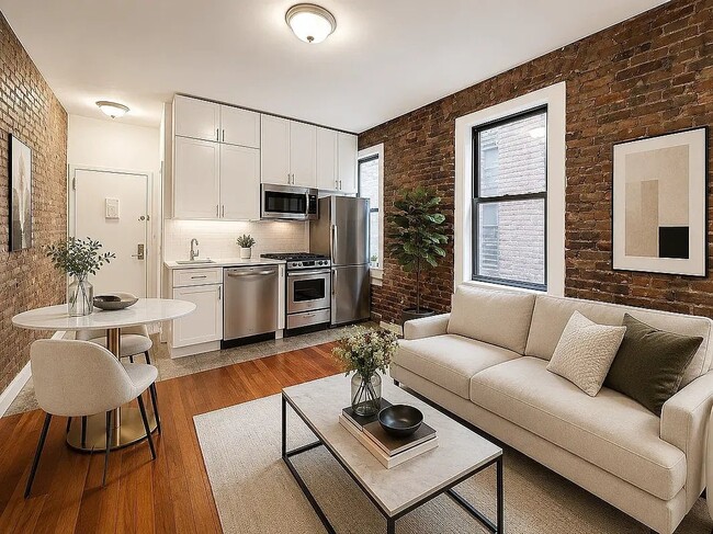 Building Photo - 7 Carmine St