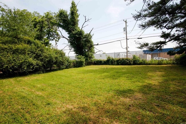 Building Photo - 2406 Belmoor Ave