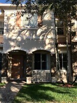 Building Photo - 2539 SW 82nd Ave