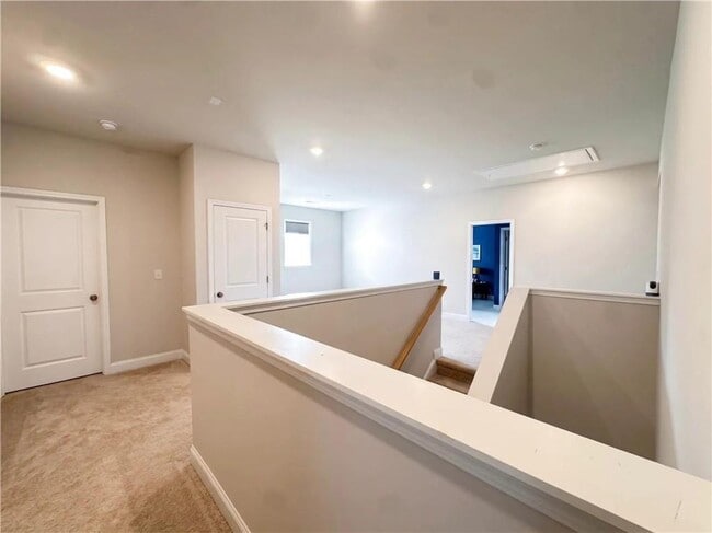 Building Photo - 830 Elderberry Ct