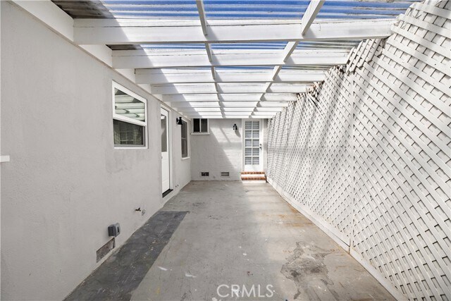Building Photo - 580 Park Ave