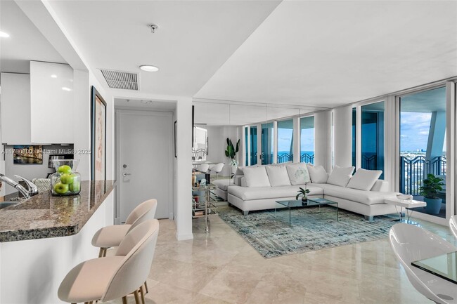 Building Photo - 1500 Ocean Dr