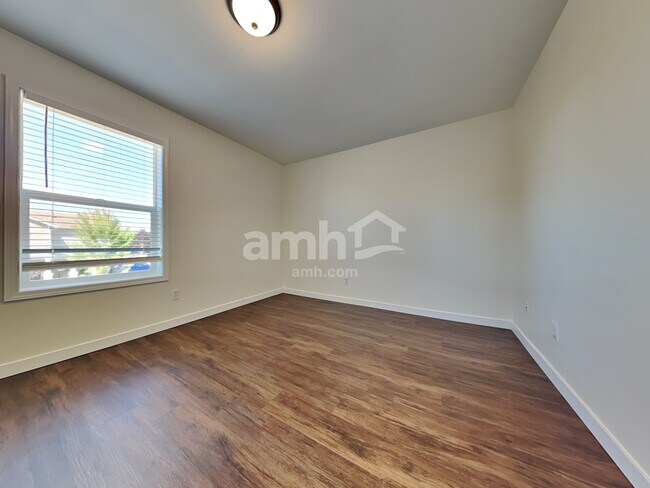 Building Photo - 9944 Terra Glenn Street Southeast