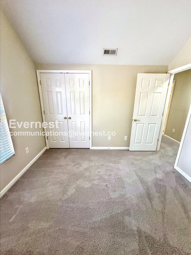 Building Photo - 941 Ujamaa Dr