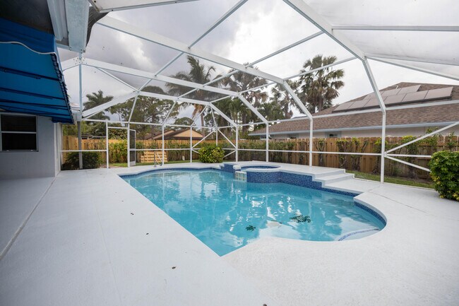 Building Photo - 13590 Callington Dr