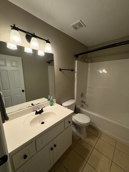 Building Photo - 3957 High Chaparral Dr
