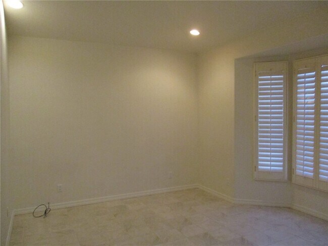 Building Photo - 2902 Desert Vista Dr