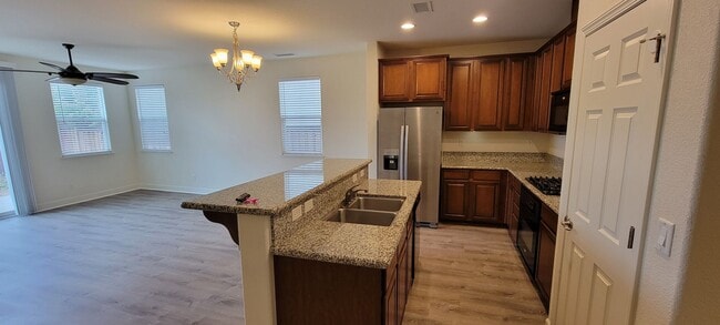 Building Photo - One Story South Meadows Home - Pet Friendly