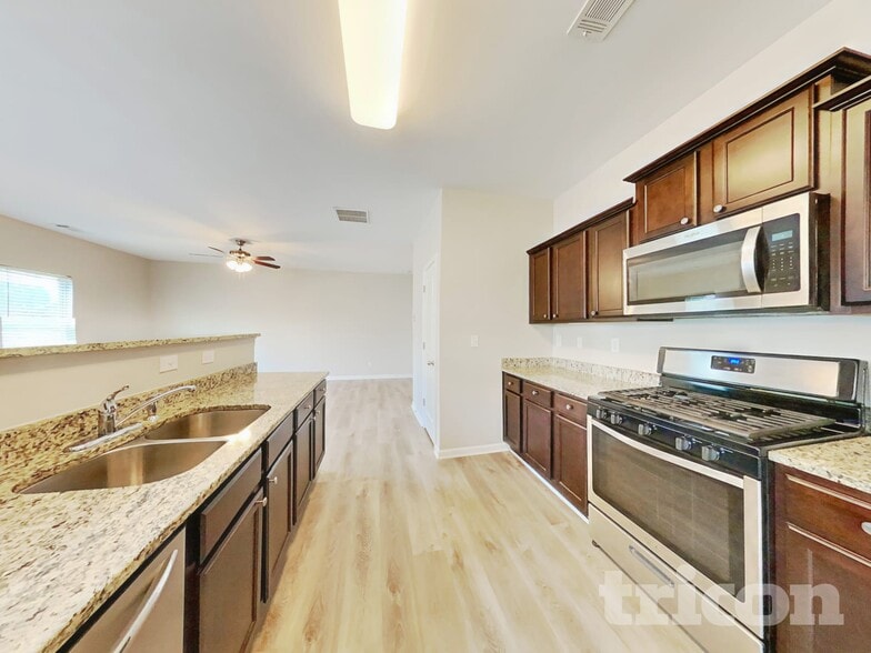 Building Photo - 324 Merigold Way