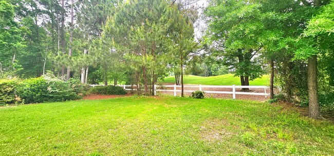 Building Photo - Spacious 2-Bed, 2-Bath Home with Modern Co...