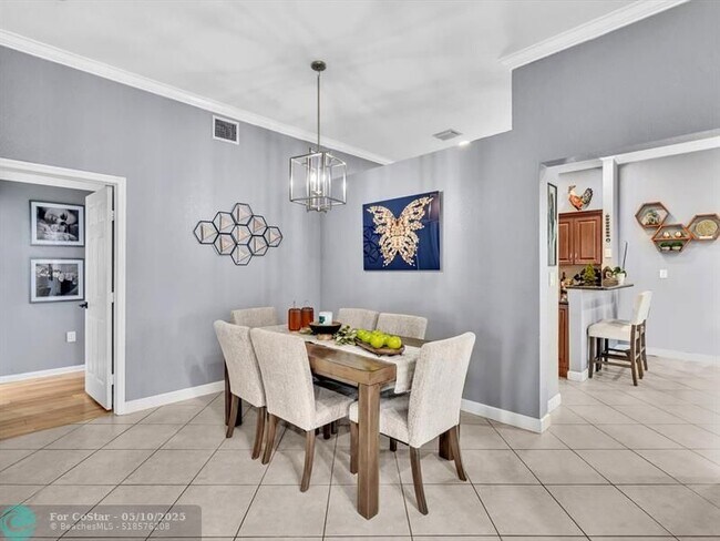 Building Photo - 14304 S Royal Cove Cir