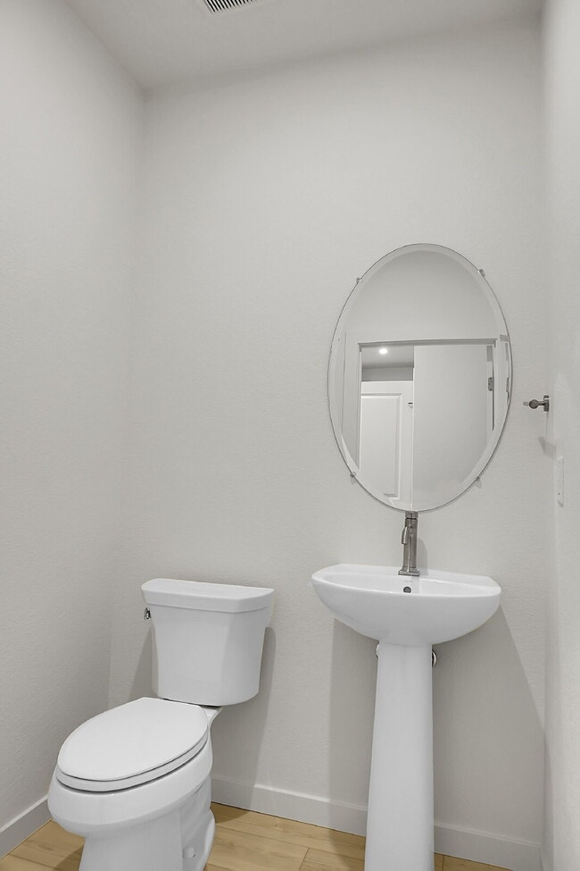 Building Photo - $2,350- 3 Bed 2.5 Bath Townhome in CO Spri...