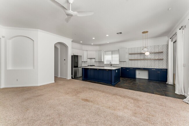 Building Photo - 10000 Shana Way
