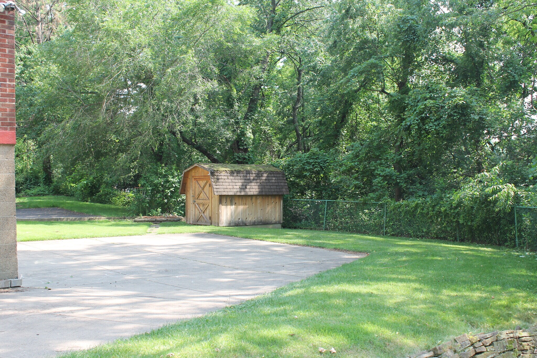 Building Photo - 300 Barclay Avenue