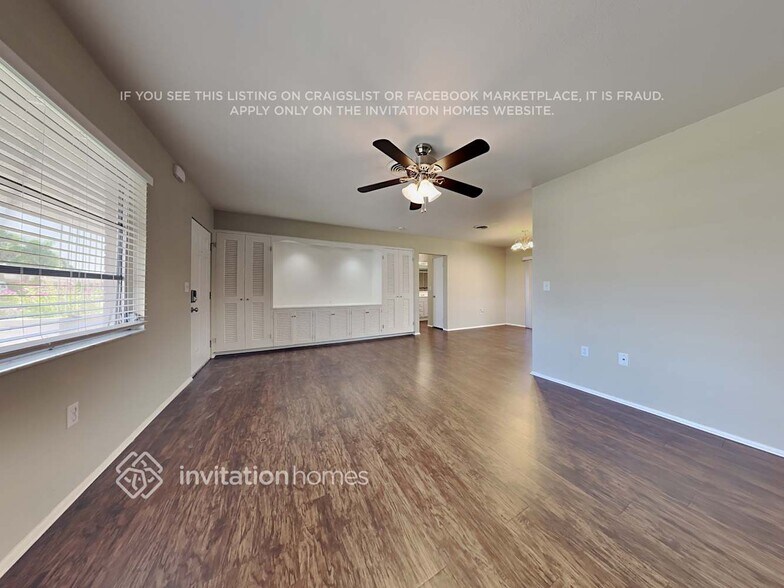 Building Photo - 543 Sheridan Dr
