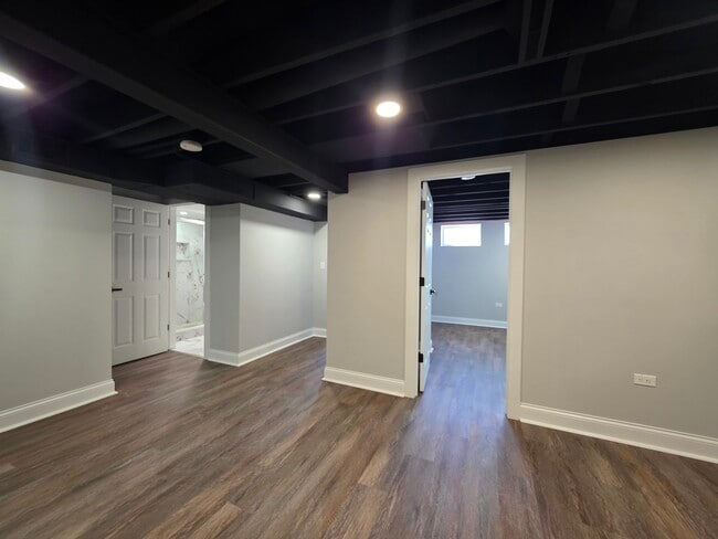 Building Photo - 407 Warner St