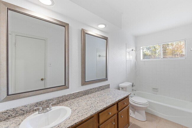 Building Photo - 506 Willow Wisp Cir