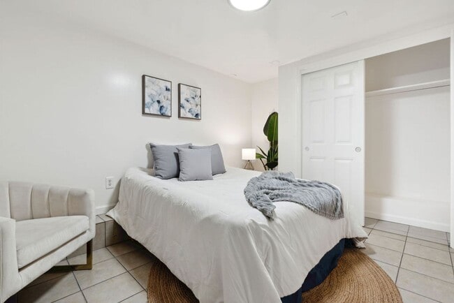Building Photo - EPIC REA - Great Renovated ( all appliance...