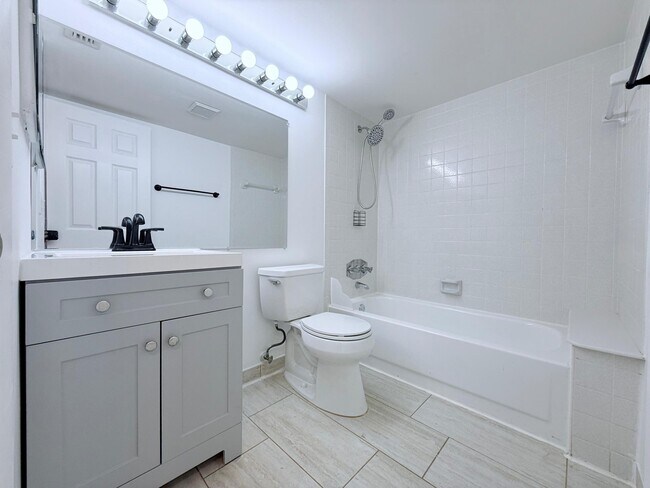 Building Photo - 603 Sea Pine Way