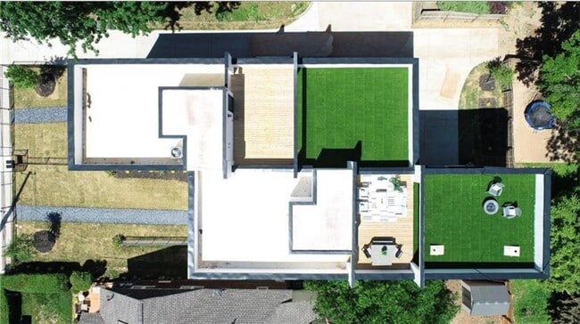 Building Photo - 536 Highland Ave NE