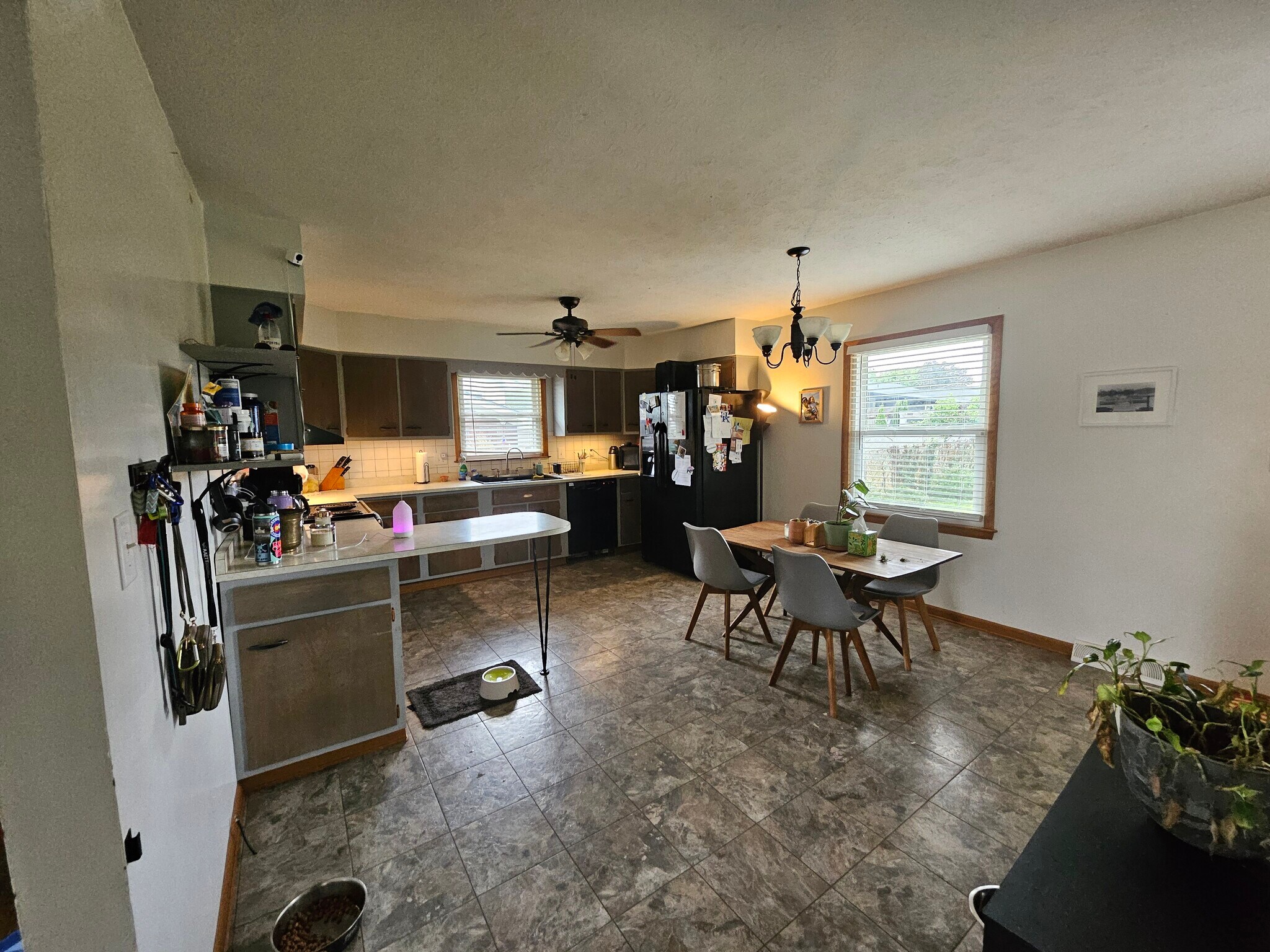 Building Photo - 521 Stonehaven Dr