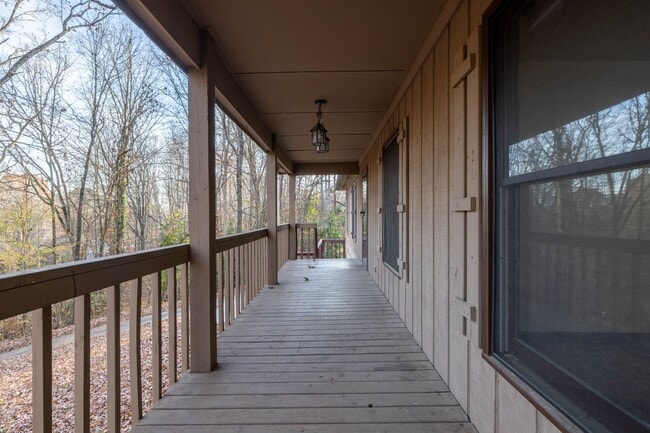 Building Photo - 105 Hanover Way