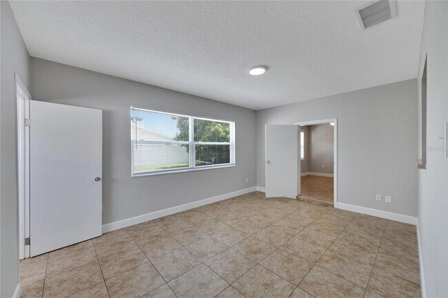 Building Photo - 3418 W Union St