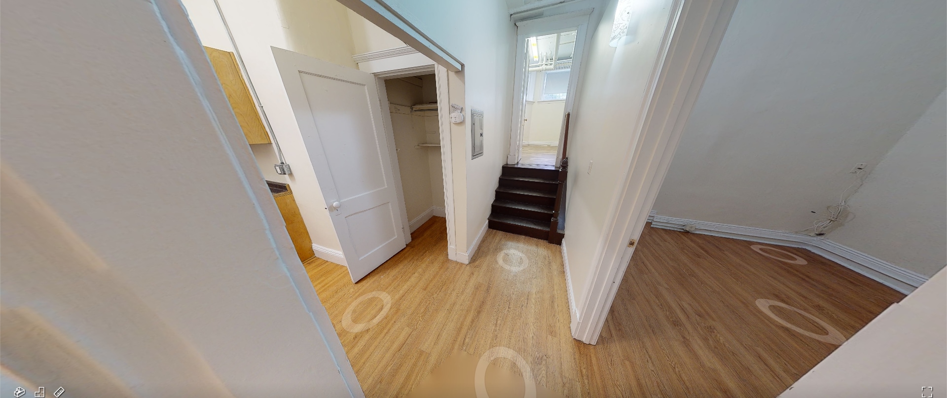 Building Photo - 131 Park Dr