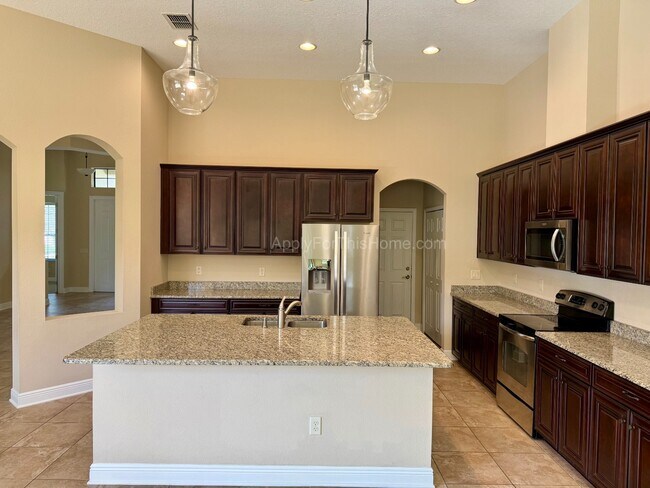 Building Photo - Single Family Dream Home in Gated Community