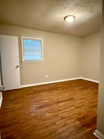 Building Photo - 3638 Sweetbriar Cir