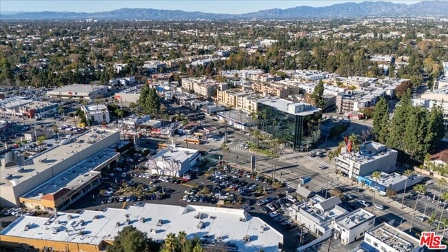 Building Photo - 12026 Hoffman St