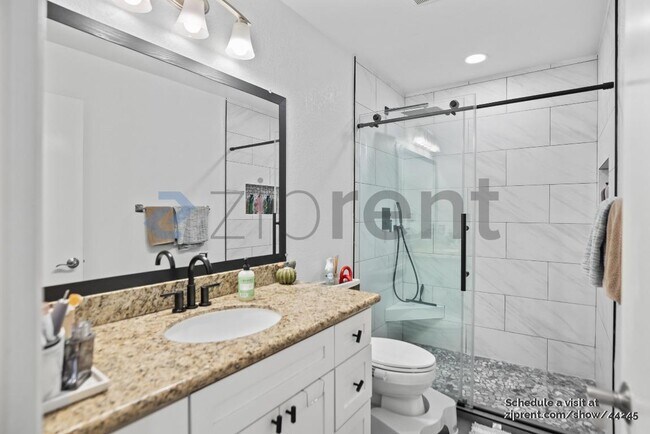 Building Photo - 652 St Ives Ct