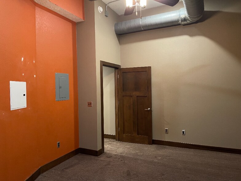 Building Photo - 131 N Santa Fe Ave