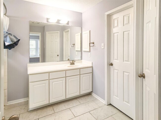 Building Photo - 15510 Fir Woods Ln