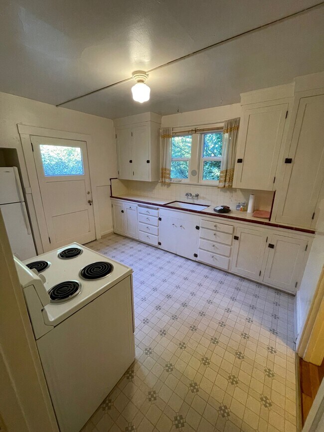 Building Photo - 1105 Del Norte St